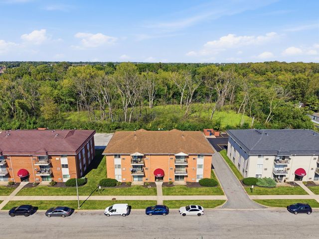 1900 Canal Street 2D, Blue Island, IL 60406