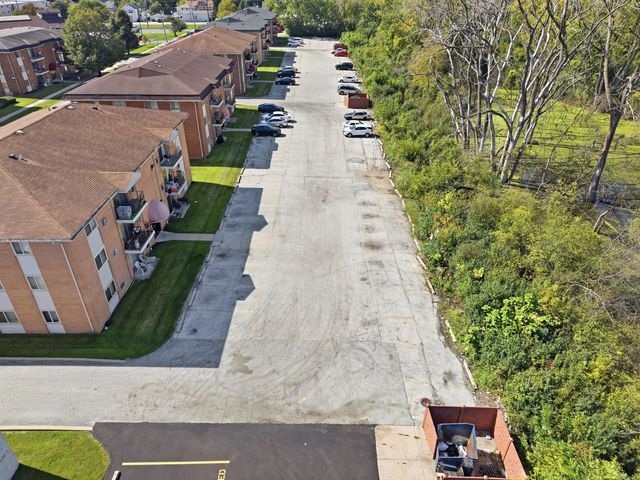 1900 Canal Street 2D, Blue Island, IL 60406