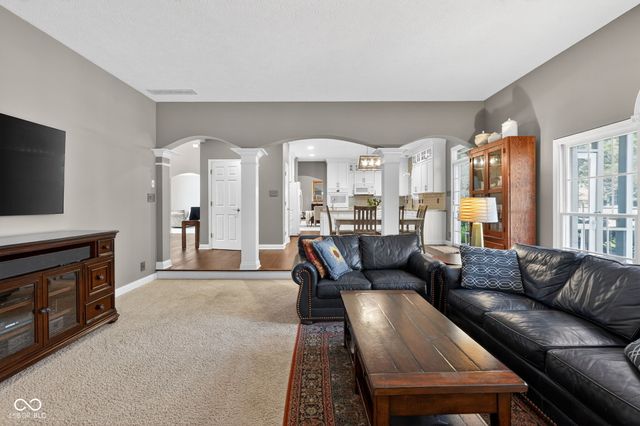 1238 Sullivans Ridge, Zionsville, IN 46077