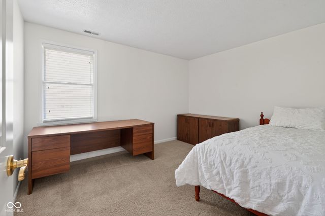 1238 Sullivans Ridge, Zionsville, IN 46077