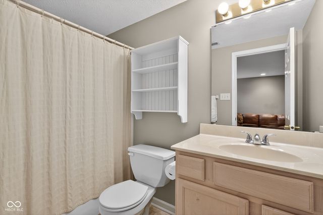 1238 Sullivans Ridge, Zionsville, IN 46077