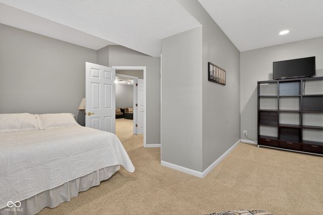 1238 Sullivans Ridge, Zionsville, IN 46077