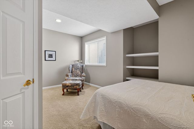 1238 Sullivans Ridge, Zionsville, IN 46077