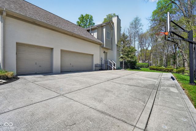 1238 Sullivans Ridge, Zionsville, IN 46077