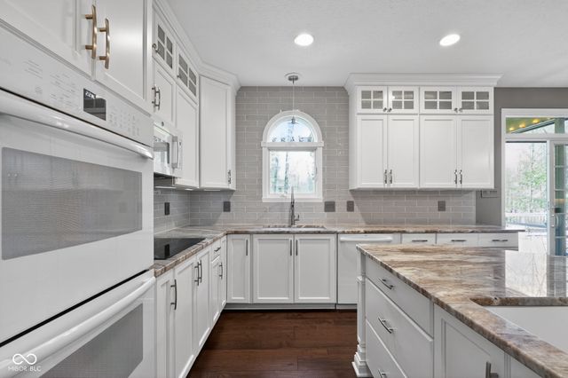 1238 Sullivans Ridge, Zionsville, IN 46077