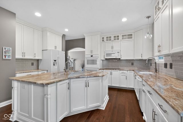 1238 Sullivans Ridge, Zionsville, IN 46077
