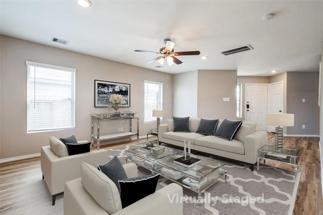 827 Deerhurst Lane, Magnolia, TX 77354