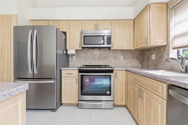 5515 SALEM SQUARE DRIVE S, Palm Harbor, FL 34685