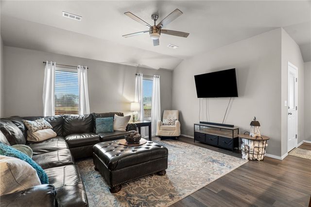 3615 3rd Street, Rogers, AR 72758