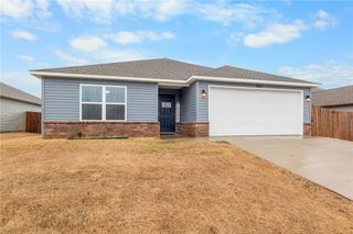3615 3rd Street, Rogers, AR 72758