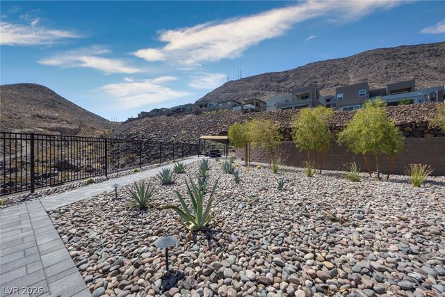 318 Shaded Canyon Drive, Henderson, NV 89012