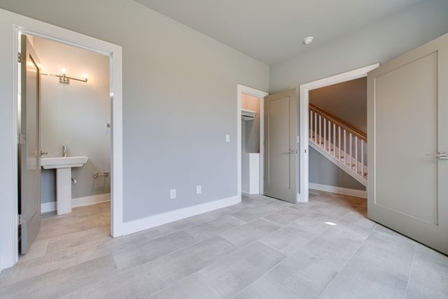970 Youngs Ln Apt K, Nashville, TN 37207