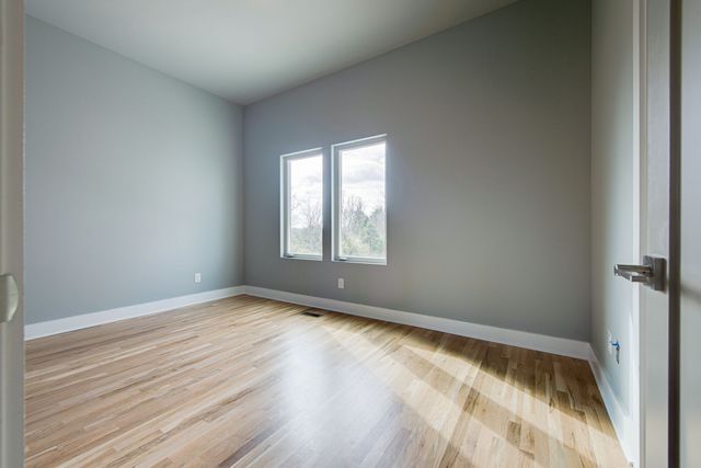 970 Youngs Ln Apt K, Nashville, TN 37207