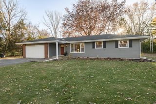 N33W22065 Hill N Dale CIRCLE, Pewaukee, WI 53072