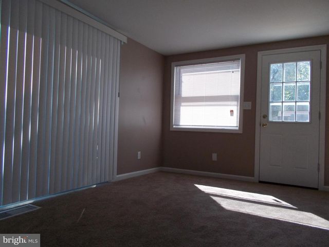203 BLUE JAY LN, Mount Holly, NJ 08060