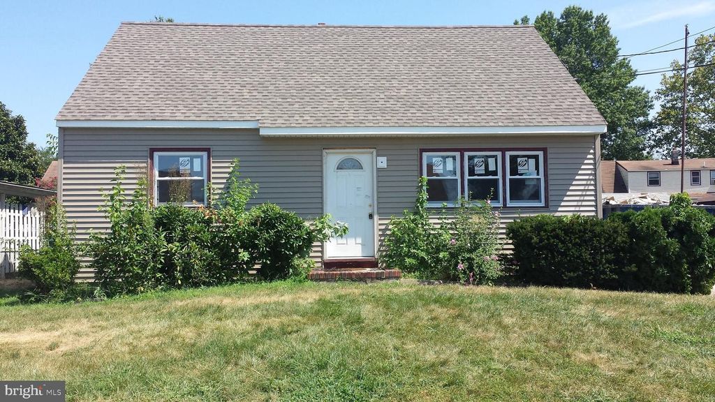 203 BLUE JAY LN, Mount Holly, NJ 08060