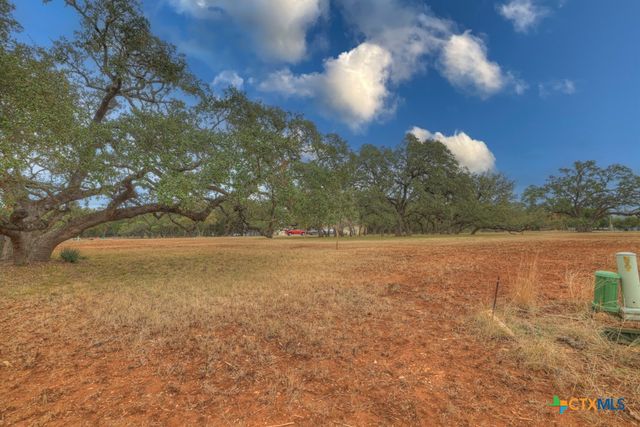 27215 Park Loop Road, New Braunfels, TX 78132