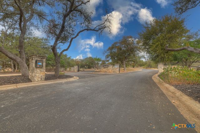 27215 Park Loop Road, New Braunfels, TX 78132