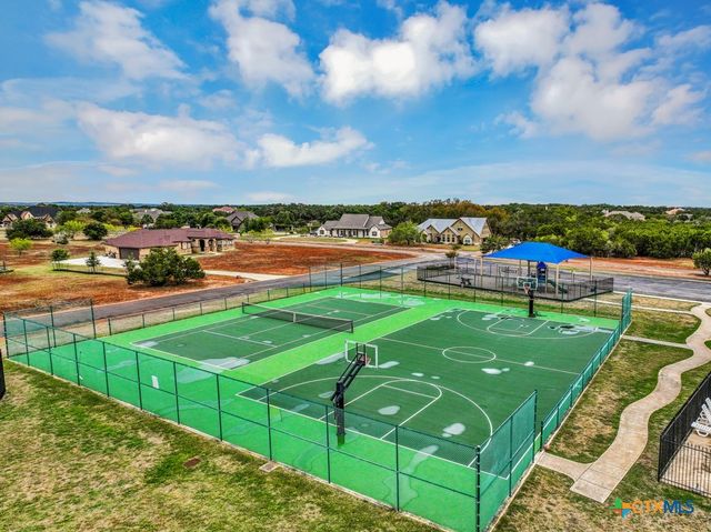 27215 Park Loop Road, New Braunfels, TX 78132