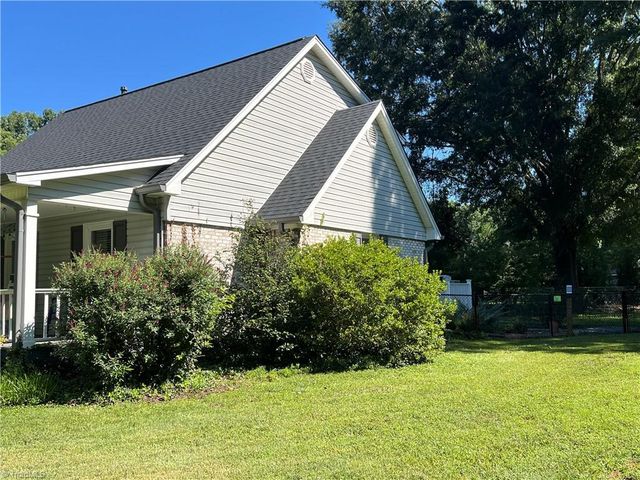 301 Shadowood Drive, Reidsville, NC 27320