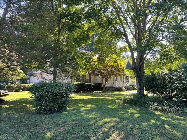 301 Shadowood Drive, Reidsville, NC 27320