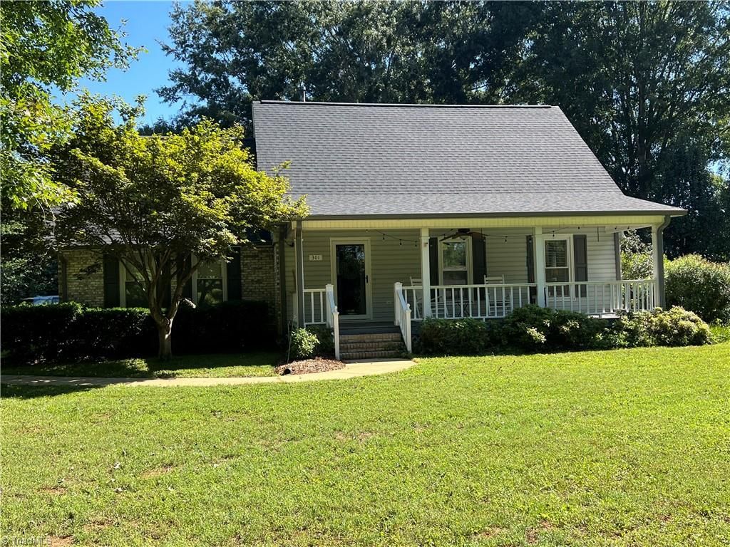 301 Shadowood Drive, Reidsville, NC 27320