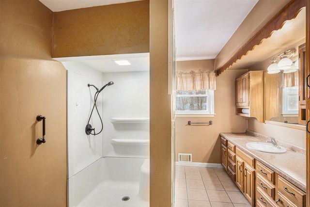 100 Burt Avenue, Jackson, MI 49201