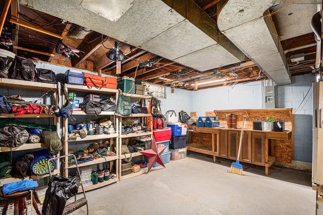 100 Burt Avenue, Jackson, MI 49201