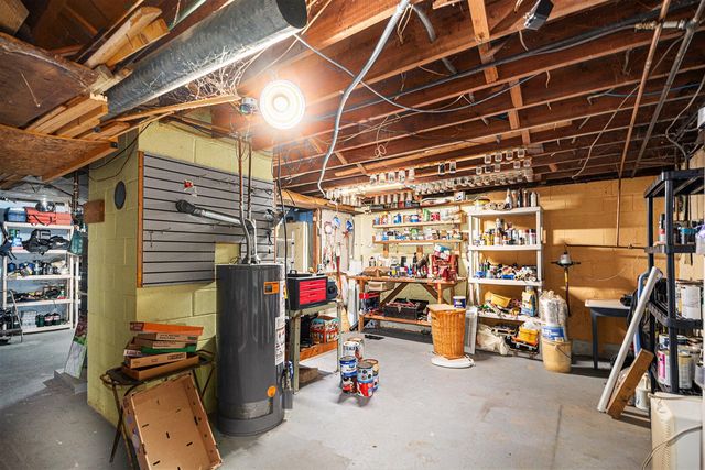 100 Burt Avenue, Jackson, MI 49201