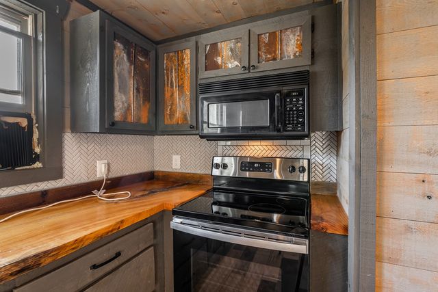 2637 River Road, Mineral Bluff, GA 30559