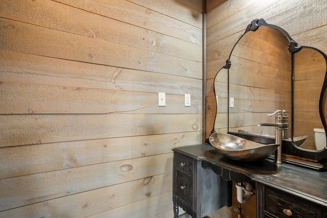 2637 River Road, Mineral Bluff, GA 30559