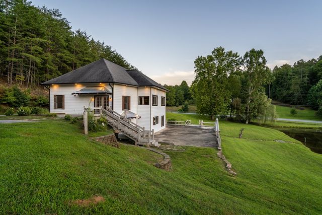 2637 River Road, Mineral Bluff, GA 30559