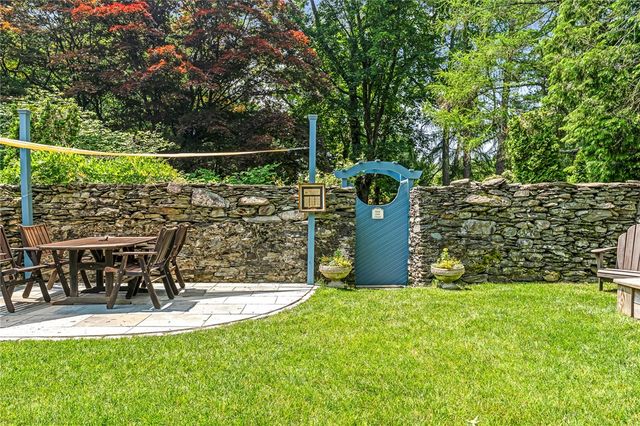 506 Clarks Row, Bristol, RI 02809