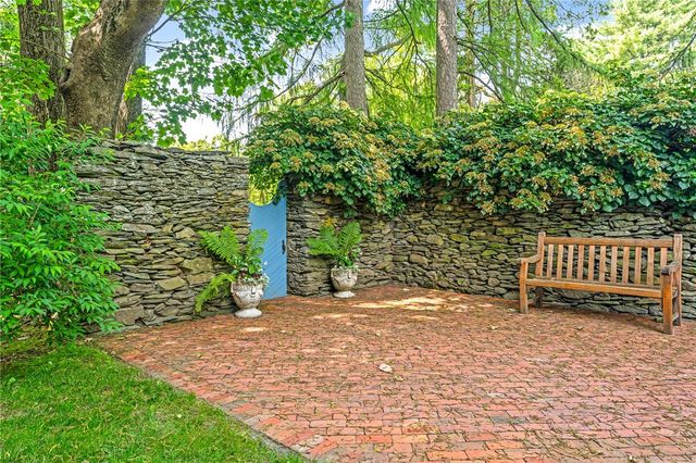 506 Clarks Row, Bristol, RI 02809