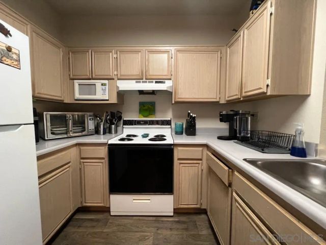17161 Alva 212, San Diego, CA 92127