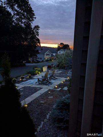 29 Longview Drive, Brookfield, CT 06804