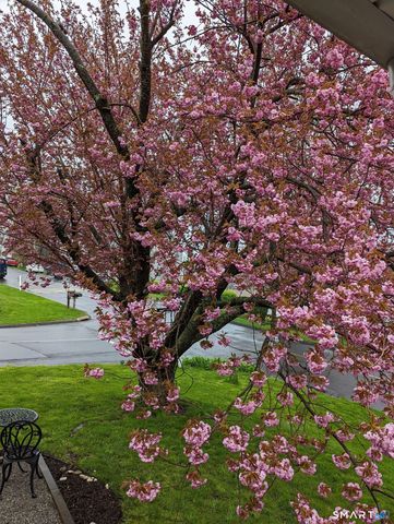 29 Longview Drive, Brookfield, CT 06804