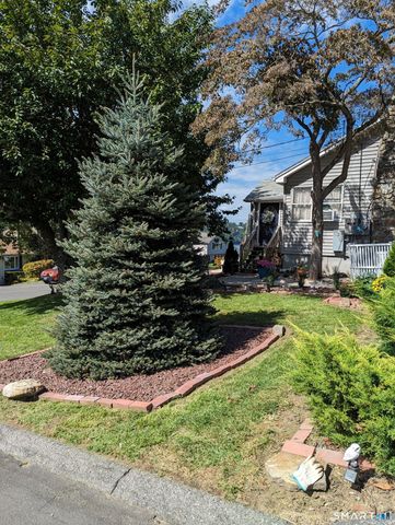 29 Longview Drive, Brookfield, CT 06804