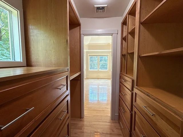 9 Sunny Knoll Ter, Lexington, MA 02421
