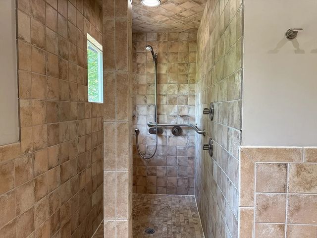 9 Sunny Knoll Ter, Lexington, MA 02421