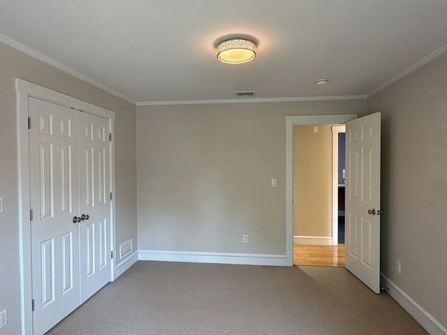 9 Sunny Knoll Ter, Lexington, MA 02421