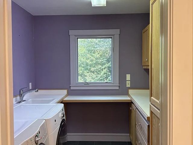 9 Sunny Knoll Ter, Lexington, MA 02421