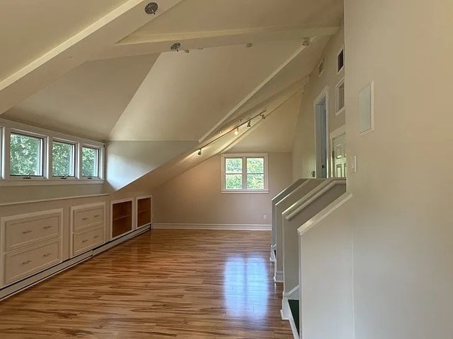 9 Sunny Knoll Ter, Lexington, MA 02421