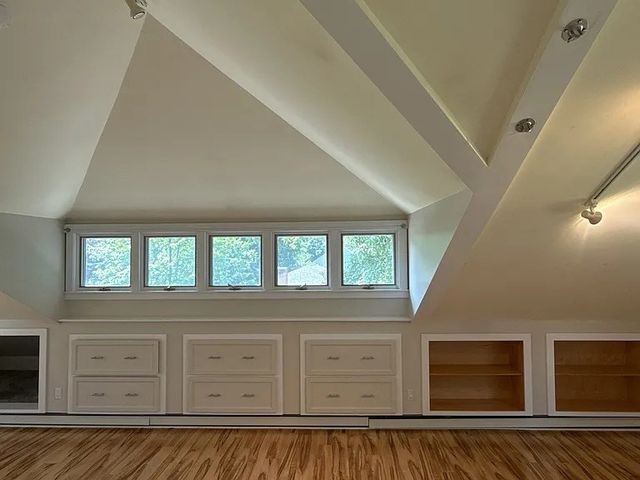 9 Sunny Knoll Ter, Lexington, MA 02421