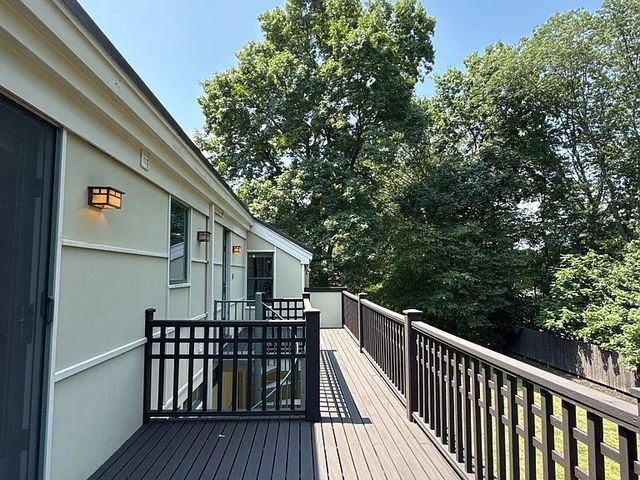 9 Sunny Knoll Ter, Lexington, MA 02421