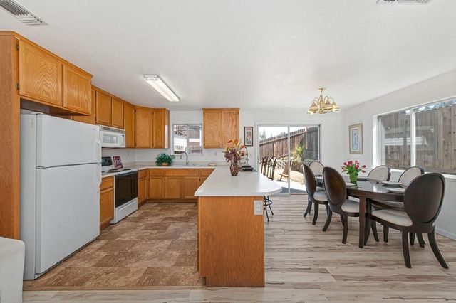 3023 Courtside Dr, Diamond Springs, CA 95619