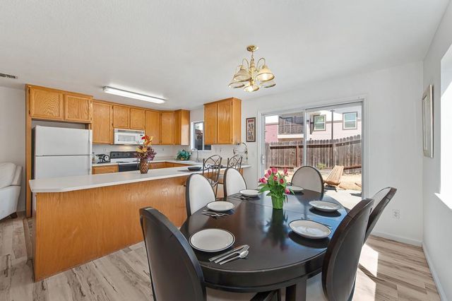 3023 Courtside Dr, Diamond Springs, CA 95619