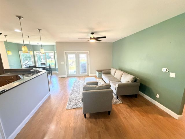 904 Poplar St, Osage, IA 50461