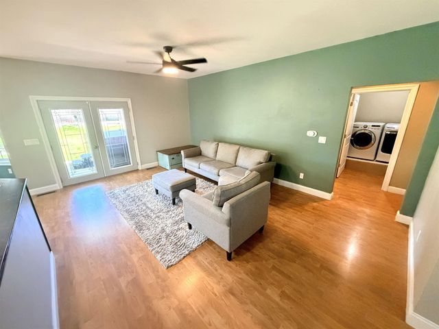 904 Poplar St, Osage, IA 50461