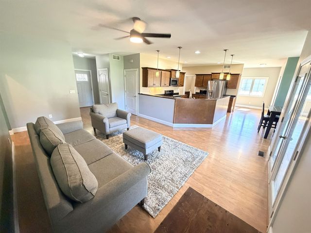 904 Poplar St, Osage, IA 50461